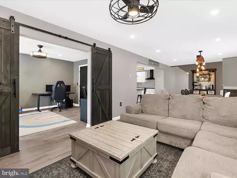 Living - 8111 Dogwood, Sparrows Point, MD 21219 photo 2 of 2