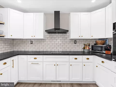 Kitchen - 8111 Dogwood, Sparrows Point, MD 21219 photo 2 of 5