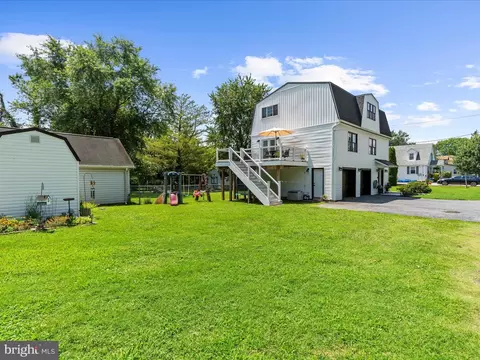 Exterior - 8111 Dogwood, Sparrows Point, MD 21219 photo 7 of 8