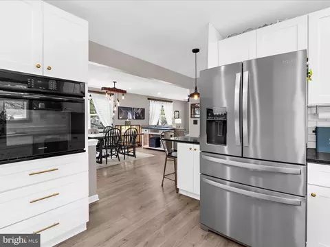 Kitchen - 8111 Dogwood, Sparrows Point, MD 21219 photo 4 of 5