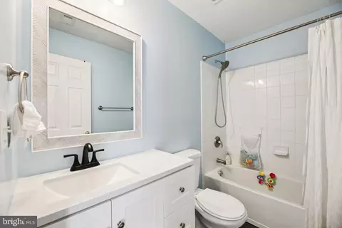 Bath - 9729 Davison Rd, Middle River, MD 21220 photo 1 of 4