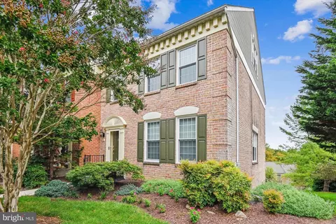 9 Goucher Woods Ct, Towson, MD 21286