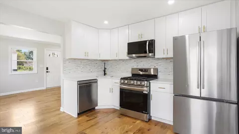 Entry Way - 40 Transverse Ave, Middle River, MD 21220 photo 4 of 5