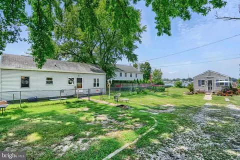 1702 Wilson Point Rd, Middle River, MD 21220 photo 4