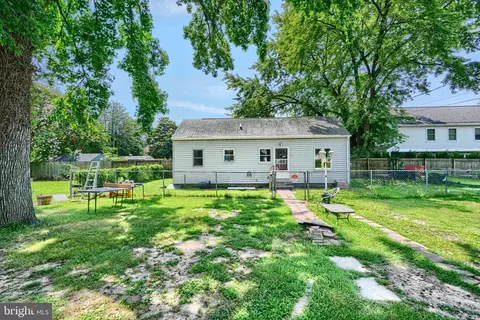 1702 Wilson Point Rd, Middle River, MD 21220 photo 3