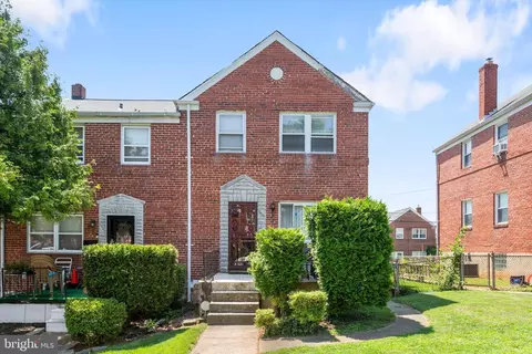5425 Whitlock Rd, Baltimore, MD 21229