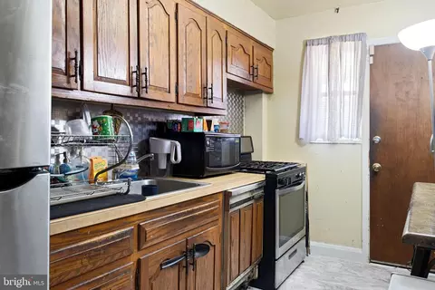 5425 Whitlock Rd, Baltimore, MD 21229 photo 10
