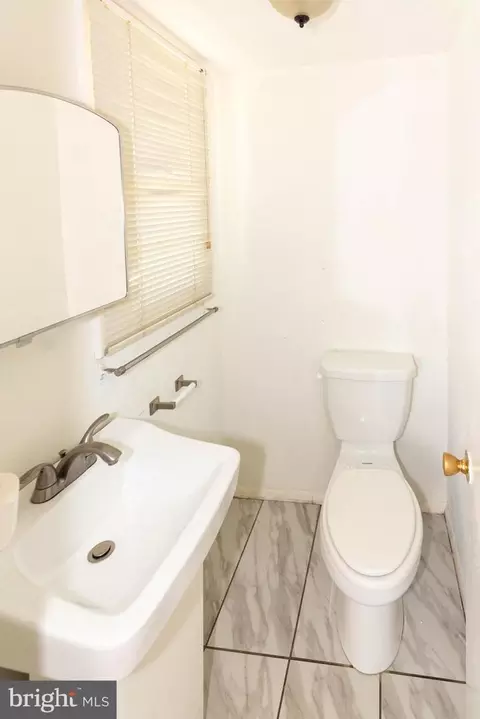 Bath - 6979 Brookmill Rd, Baltimore, MD 21215 photo 1 of 2