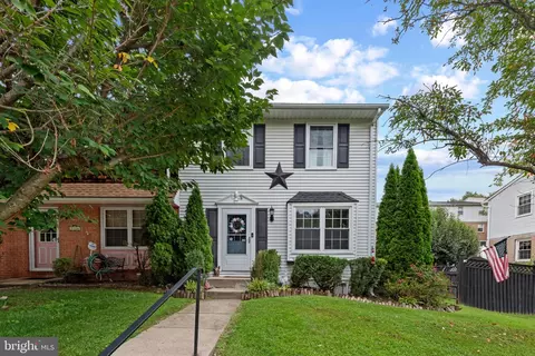 9928 Nearbrook Ln, Parkville, MD 21234