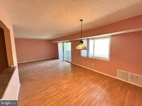 Living - 3 Windblown Ct #102, Baltimore, MD 21209 photo 5 of 5