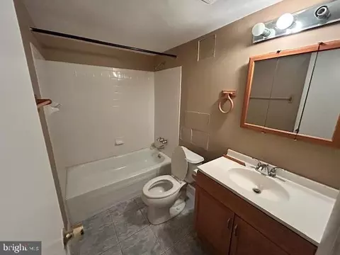 Bath - 3 Windblown Ct #102, Baltimore, MD 21209 photo 2 of 2