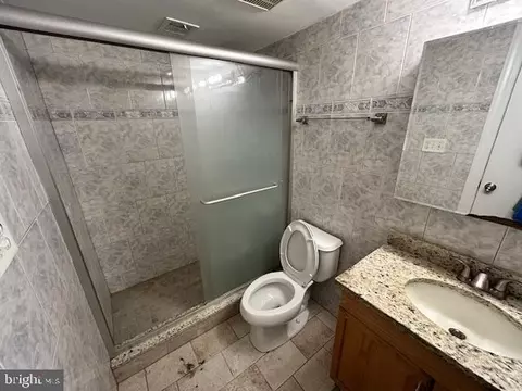 Bath - 3 Windblown Ct #102, Baltimore, MD 21209 photo 1 of 2