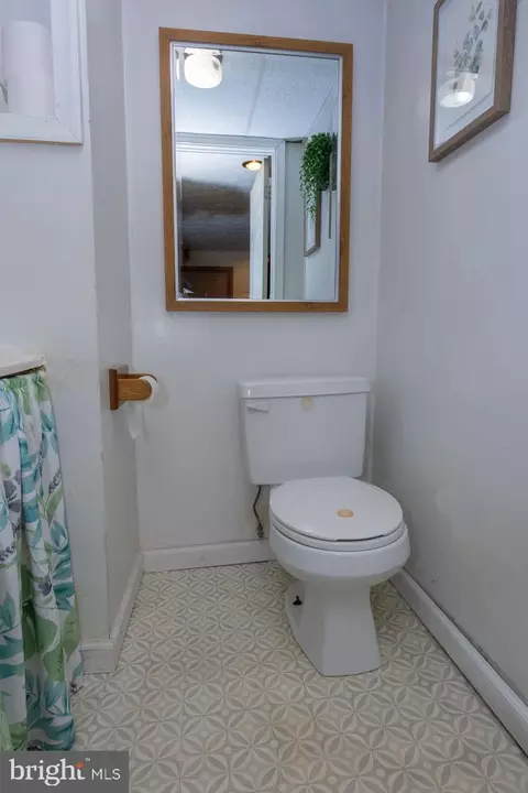 Bath - 5631 Utrecht Rd, Baltimore, MD 21206 photo 2 of 2