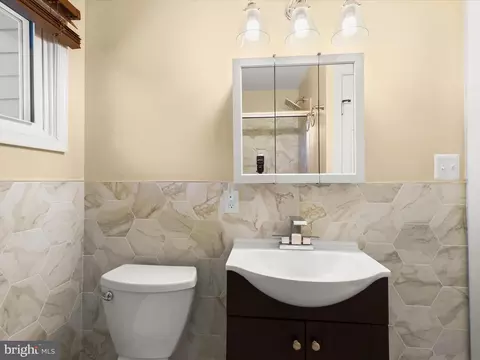Bath - 3824 Patterson Ave, Gwynn Oak, MD 21207 photo 2 of 3