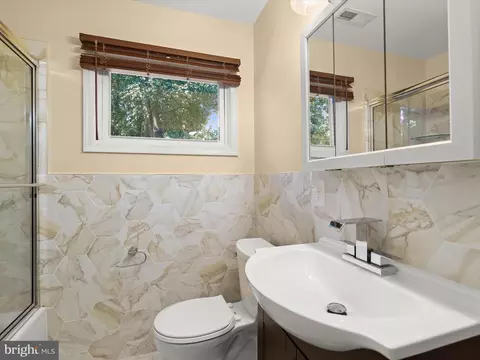 Bath - 3824 Patterson Ave, Gwynn Oak, MD 21207 photo 1 of 3