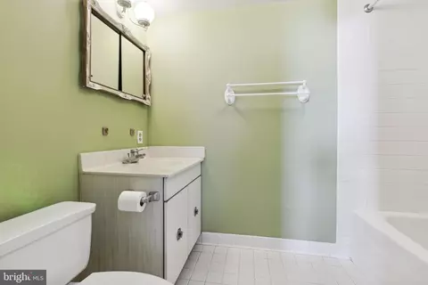 Bath - 205 E Joppa Rd #2401, Towson, MD 21286 photo 2 of 2