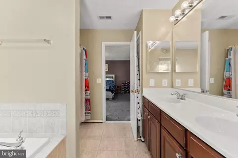 Entry Way - 708 Peterson Rd, Middle River, MD 21220 photo 4 of 5