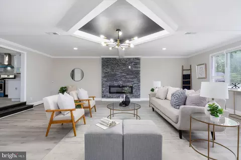 8121 Hillendale Rd, Parkville, MD 21234