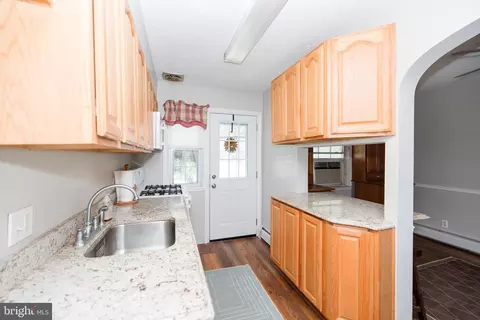 1083 Elm Rd, Halethorpe, MD 21227 photo 10