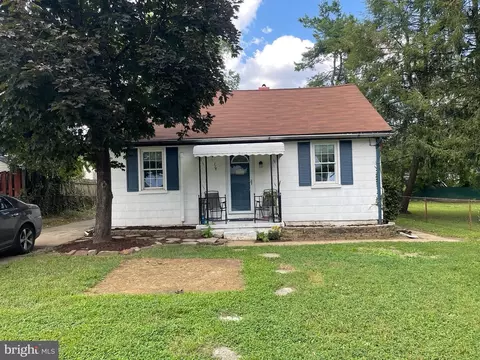 114 4th Ave, Lansdowne, MD 21227