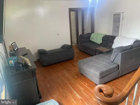 114 4th Ave, Lansdowne, MD 21227 photo 4