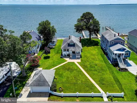3831 Bay Dr, Middle River, MD 21220