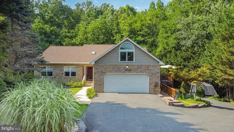 2936 Knoll Acres Dr, Parkville, MD 21234