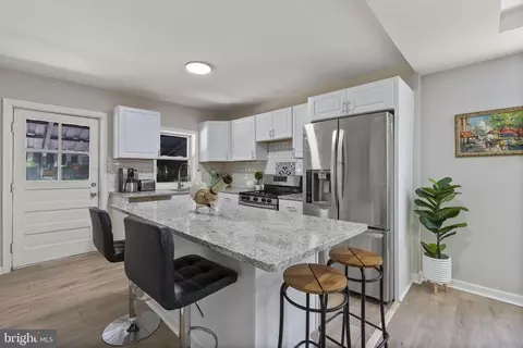 8505 Oakleigh Rd, Parkville, MD 21234