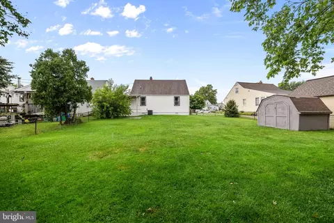 Exterior - 3526 Loganview Dr, Dundalk, MD 21222 photo 3 of 5