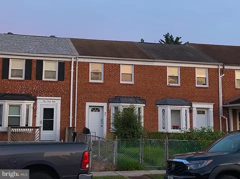 961 Middlesex Rd, Essex, MD 21221