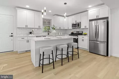 Kitchen - 25 Leeway, Dundalk, MD 21222 photo 2 of 2