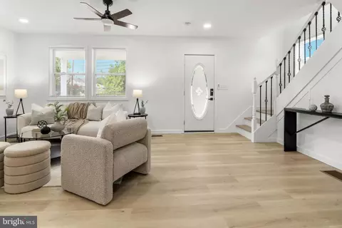 Entry Way - 25 Leeway, Dundalk, MD 21222 photo 1 of 16