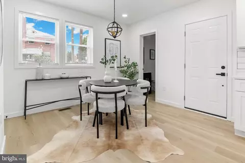 Dining - 25 Leeway, Dundalk, MD 21222 photo 1 of 2