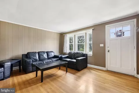 Living - 130 Dumbarton Rd, Baltimore, MD 21212 photo 1 of 1