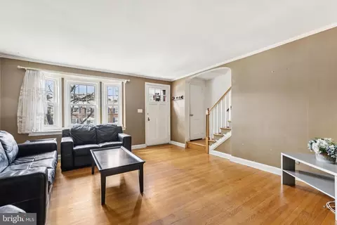 Entry Way - 130 Dumbarton Rd, Baltimore, MD 21212 photo 1 of 1