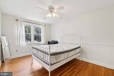 Bedroom - 130 Dumbarton Rd, Baltimore, MD 21212 photo 2 of 3
