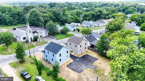 View/Area - 2732 Daisy Ave, Baltimore, MD 21227 photo 2 of 5