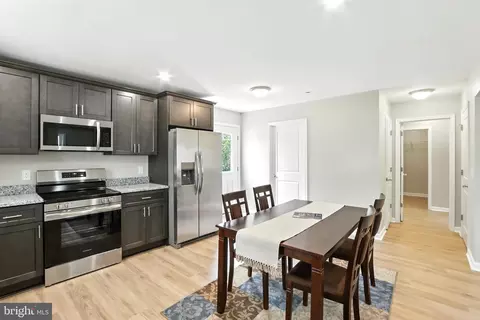 Entry Way - 2732 Daisy Ave, Baltimore, MD 21227 photo 6 of 8