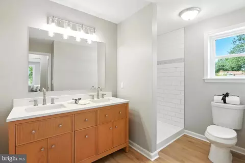 Bath - 2732 Daisy Ave, Baltimore, MD 21227 photo 1 of 2