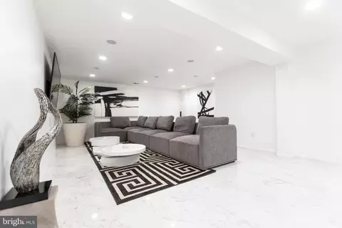 7508 Roxy Dr, Windsor Mill, MD 21244 photo 34