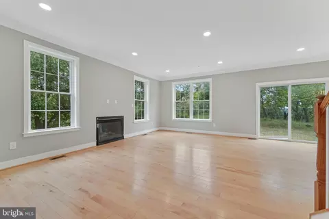 Living - 1937 Brady Ave, Halethorpe, MD 21227 photo 1 of 7