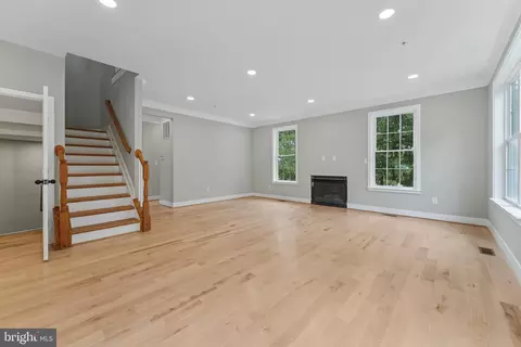 Living - 1937 Brady Ave, Halethorpe, MD 21227 photo 2 of 7