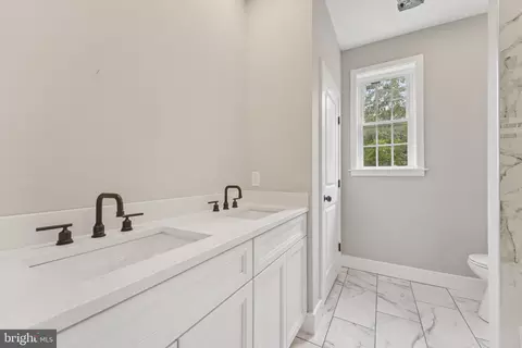 Entry Way - 1937 Brady Ave, Halethorpe, MD 21227 photo 7 of 9