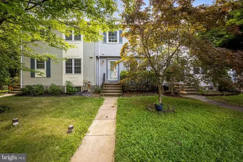 8 Demarest Ct, Parkville, MD 21234