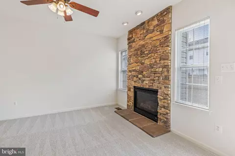 Living - 9717 Biggs Rd, Middle River, MD 21220 photo 5 of 8