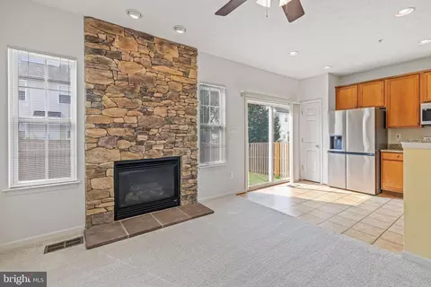Living - 9717 Biggs Rd, Middle River, MD 21220 photo 6 of 8
