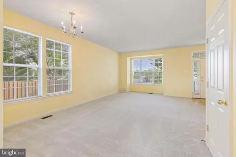 Living - 9717 Biggs Rd, Middle River, MD 21220 photo 4 of 8