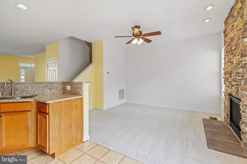 Living - 9717 Biggs Rd, Middle River, MD 21220 photo 8 of 8