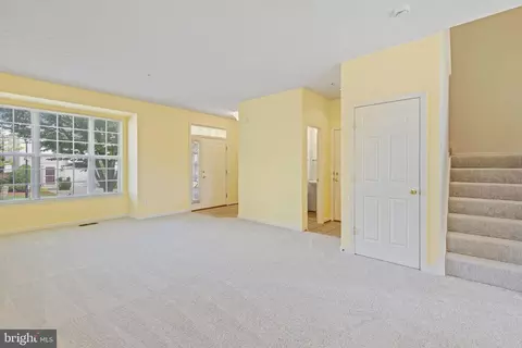 Living - 9717 Biggs Rd, Middle River, MD 21220 photo 3 of 8
