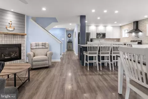 Entry Way - 3608 Galloway Rd, Middle River, MD 21220 photo 6 of 11